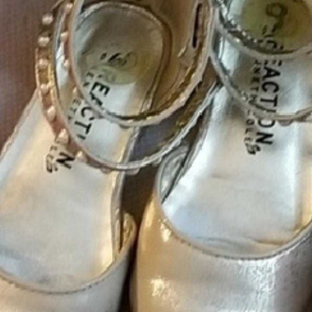 SOLD!!Gold Pearl Toddler Flats - Picture 3 of 3